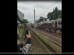 KRL Jakarta-Bogor Terguling, Penumpang Panik dan Berhamburan Keluar