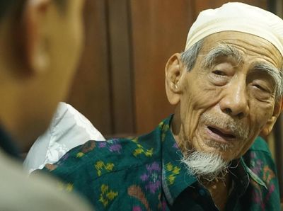 Suasana di Depan Kamar Jenazah Mbah Moen di RS An Noor Mekah