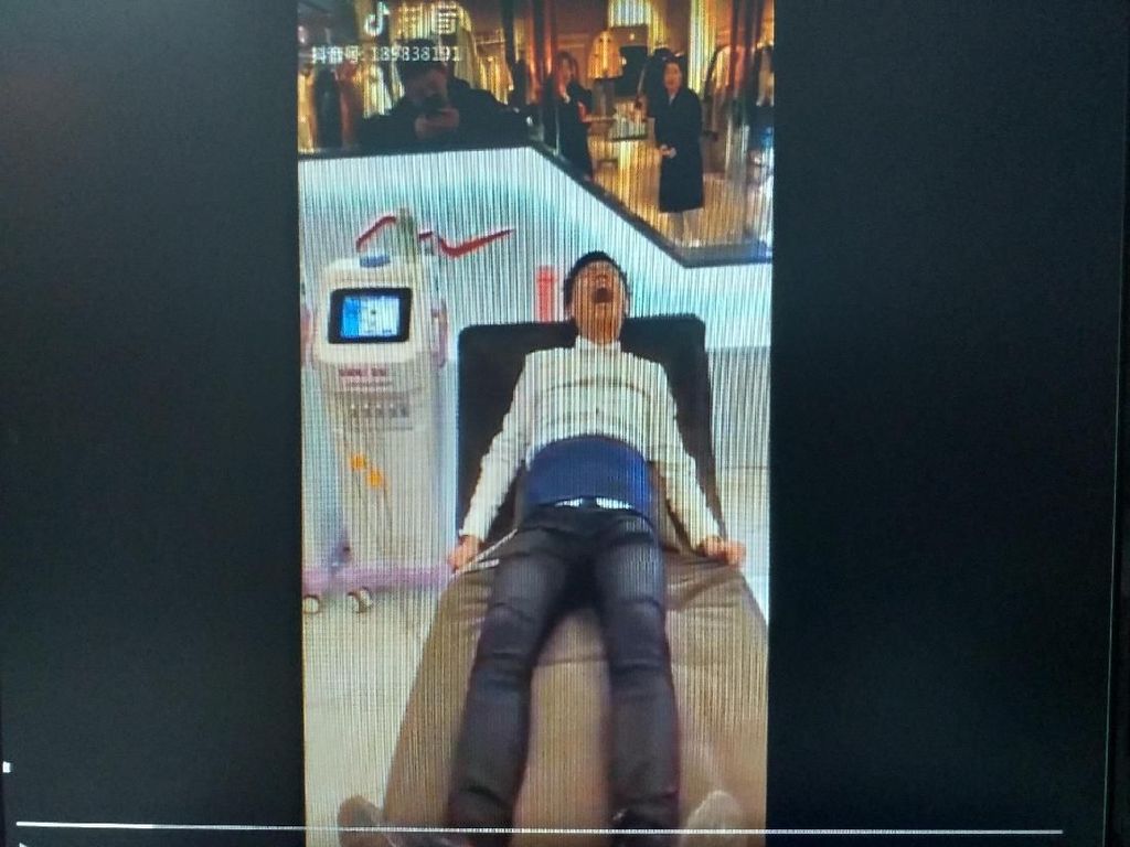 Rasakan Sensasi Saat Melahirkan, Pria Teriak dan Meronta Kesakitan Rasakan Sensasi Saat Melahirkan, Pria Teriak dan Meronta Kesakitan