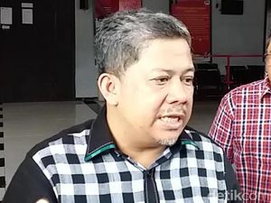 Akan Hadiri Konser Hadapi Dengan Senyuman, Fahri: Dhani Adalah Martir Akan Hadiri Konser Hadapi Dengan Senyuman, Fahri: Dhani Adalah Martir