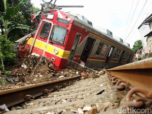 Melihat Kerusakan KRL Anjlok di Bogor Hingga ke Ruang Masinis