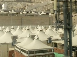 Foto: Mina, Si Kota Tenda