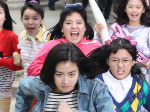 Bikin Nostalgia, Kang So Ra Reuni Bareng Pemain Film Sunny Setelah 14 Tahun Bikin Nostalgia, Kang So Ra Reuni Bareng Pemain Film Sunny Setelah 14 Tahun