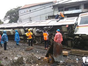 Korban Luka KRL Terguling Ditanggung Asuransi hingga Rp 20 Juta Korban Luka KRL Terguling Ditanggung Asuransi hingga Rp 20 Juta
