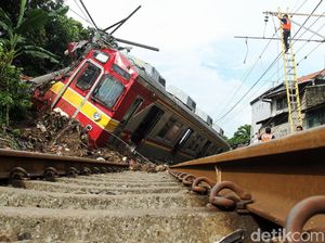 Masinis KRL Terguling Sudah Siuman, Kondisinya Shock