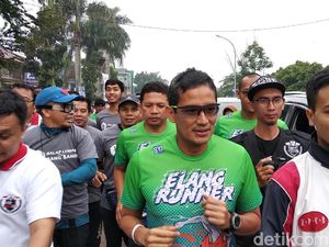 Awali Kegiatan di Bandung, Sandiaga Lari Pagi di Arcamanik Awali Kegiatan di Bandung, Sandiaga Lari Pagi di Arcamanik