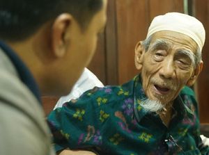 Mengenang Teladan dan Nasihat dari Mbah Moen