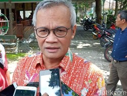 TKN Pertanyakan Alasan KPU Tak Undang Menteri di Dua Debat Terakhir