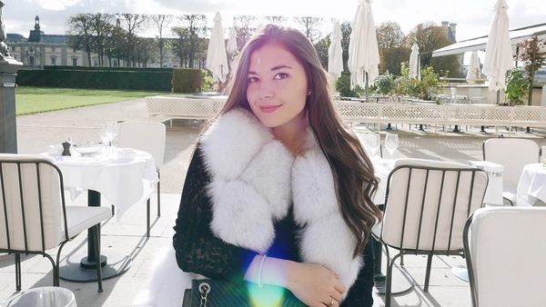 Pesona Anisha Rosnah yang Bikin Pangeran Abdul Mateen Kepincut