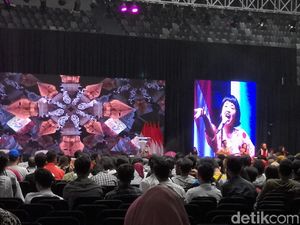 White Shoes & the Couples Company Bawakan Lagu Daerah di Satu Indonesia White Shoes & the Couples Company Bawakan Lagu Daerah di Satu Indonesia