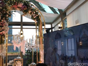 Akhirnya Buka Suara, Syahrini Gelar Jumpa Pers dengan Nuansa Putih Akhirnya Buka Suara, Syahrini Gelar Jumpa Pers dengan Nuansa Putih