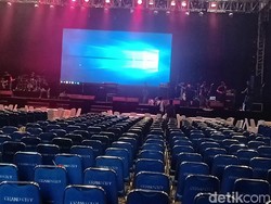 Mengintip Persiapan Konser Hadapi Dengan Senyuman Ahmad Dhani di Surabaya