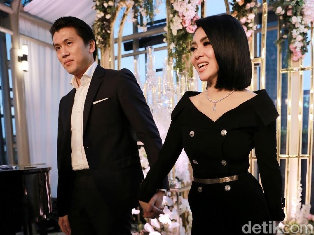 Reino Barack: Saya Yakin dengan Syahrini Sampai Mati Reino Barack: Saya Yakin dengan Syahrini Sampai Mati
