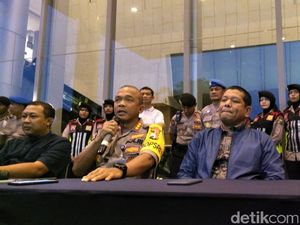 Panitia Minta Maaf Konser Hadapi dengan Senyuman Batal Digelar Panitia Minta Maaf Konser Hadapi dengan Senyuman Batal Digelar