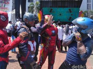 Tokoh Super Hero dan Alffy Rev di Millenial Road Safety Festival