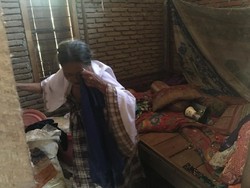 Cerita Miris Nenek Sudiah: Nyaris Buta dan Hidup di Antara Tikus