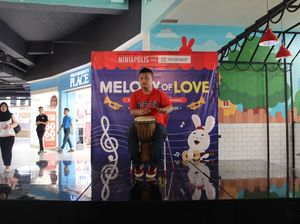 Keren! Saat Anak dengan Down Syndrome Main Musik dan Bernyanyi Keren! Saat Anak dengan Down Syndrome Main Musik dan Bernyanyi