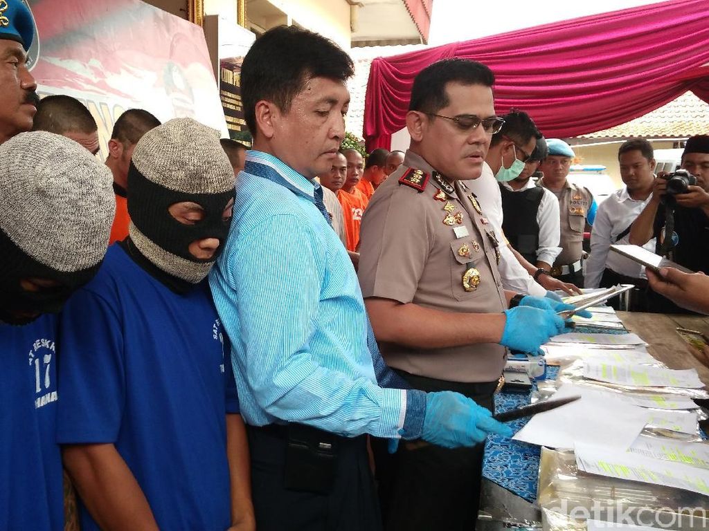 Gondol 3 Batang Emas, Komplotan Pencuri di Cirebon Ditembak