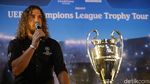 Puyol Bawa Trofi Liga Champions ke Indonesia