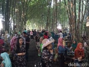 Viral dari Temanggung, Pasar Ini Ada di Kerimbunan Kebun Bambu Viral dari Temanggung, Pasar Ini Ada di Kerimbunan Kebun Bambu