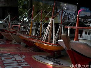 Ini Lho Kerajinan Kapal Kayu Idola Pengunjung Pulau Tidung