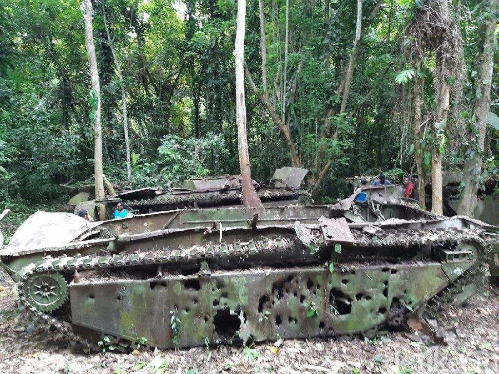 Saksi Bisu Perang Dunia II di Tengah Hutan Papua Saksi Bisu Perang Dunia II di Tengah Hutan Papua