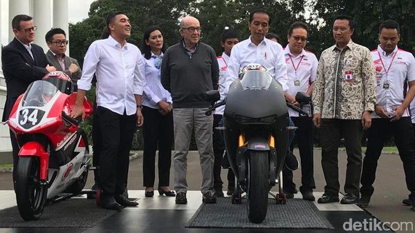 Jokowi Coba Motor Replika MotoGP Rp 7 Miliar