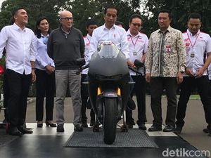 Jokowi Coba Motor Replika MotoGP Rp 7 Miliar