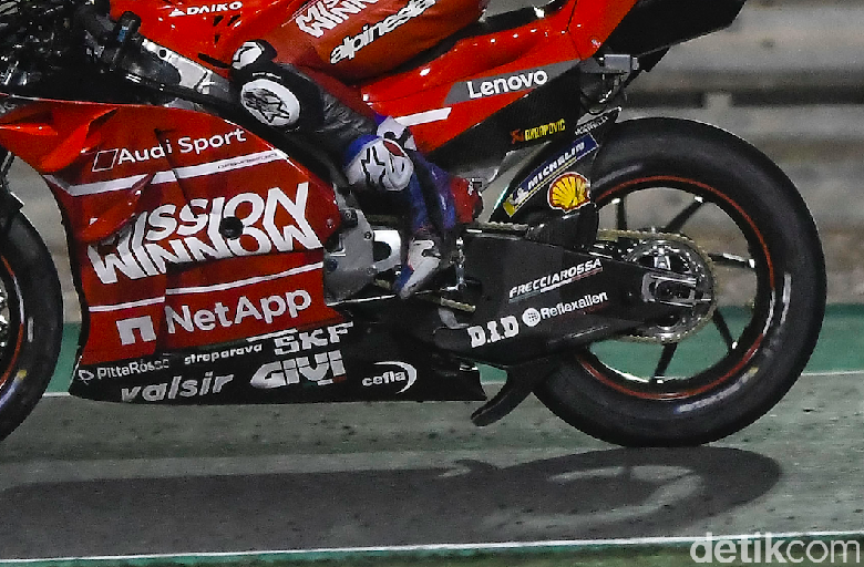 Bukan Aerodinamika, Ini Fungsi Spoiler di Swingarm Motor Ducati