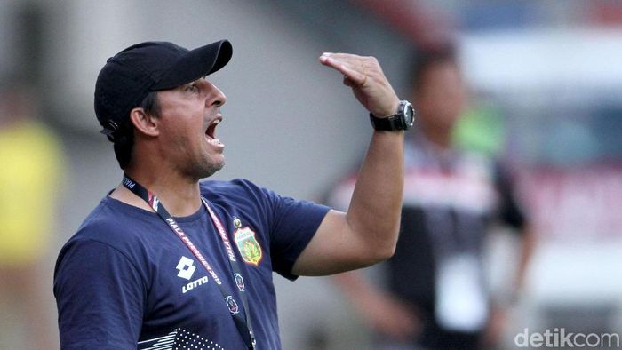 Pelatih Bhayangkara FC, Alfredo Vera. (Foto: Rifkianto Nugroho/detikcom) Pelatih Bhayangkara FC, Alfredo Vera. (Foto: Rifkianto Nugroho/detikcom)