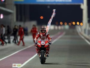 Penasaran Nggak Lihat Duet Dovizioso dengan Motor Marquez di Qatar?