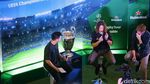 Carles Puyol Sapa Fans di Jakarta