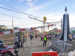 KRL Anjlok Dievakuasi, Perlintasan Kereta Kebon Pedes Masih Ditutup