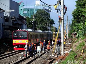 LAA KRL Tersambar Petir, Kebayoran-Pondok Ranji Cuma Bisa 1 Jalur