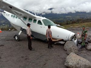 Kronologi Tergelincirnya Pesawat di Bandara Puncak Papua Kronologi Tergelincirnya Pesawat di Bandara Puncak Papua
