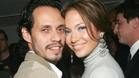 J.Lo Curhat Kurang Bantuan saat Urus Anak Kembar Sendirian, Sindir Ex-Suami?