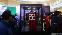 Jersey legenda sepakbola dunia juga dipamerkan. Salah satu jersey yang dipamerkan adalah milik Kaka saat memperkuat AC Milan.