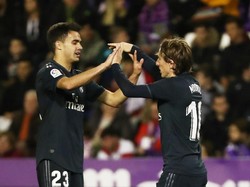 Di menit 80 Madrid kehilangan Casemiro. Dia diusir ke luar lapangan setelah menerima artu kuning kedua. Meski bermain dengan 10 orang, Madrid tetap bisa mencetak gol tambahan. Di menit 85 Luka Modric menjebol gawang Valladolid melalui aksi individunya. REUTERS/Sergio Perez.