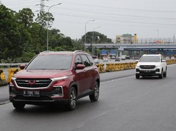 Baru Satu Bulan Wuling Almaz Sudah Asapi Honda CR-V