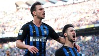 Melalui Matteo Politano pada menit ke-67 serta Roberto Gagliardini sepuluh menit berselang.