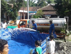 Akhirnya Air Bersih Dikirim untuk Korban Banjir Ponorogo
