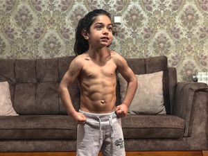Arat Hosseini, Bocah Lima Tahun yang Bikin Geger karena Berperut Sixpack Arat Hosseini, Bocah Lima Tahun yang Bikin Geger karena Berperut Sixpack
