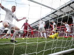 Burnley lalu sempat menghidupkan asa melalui Johann Berg Gudmundsson di menit ke-91, yang dibalas Liverpool lewat Mane dua menit kemudian. REUTERS/Andrew Yates.