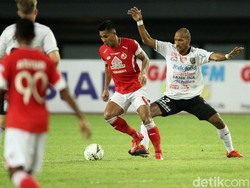 Bertanding di Stadion Patriot Chandrabhaga, Bekasi, Senin (11/3/2019), Bali United langsung unggul cepat atas Semen Padang. Di menit kelima, gol pertama dicetak.
