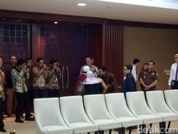 Menlu: Ini Proses Panjang, Selamat Kembali ke Keluarga Siti Aisyah