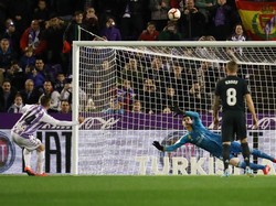 Dalam laga yang dilangsungkan di Jose Zorrilla, Senin (11/3/2019) dinihari WIB, Madrid justru tertinggal lebih dulu. Anuar menjebol gawang Thibaut Courtois di menit 26 menggunakan kepalanya menyambar umpan crossing dari sisi kiri. REUTERS/Sergio Perez.