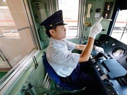 Demi Keselamatan, Masinis KRL di Jepang Rela Nunjuk-nunjuk