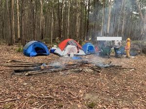 Duh! Pertama Kali Kemping Malah Bakar Hutan