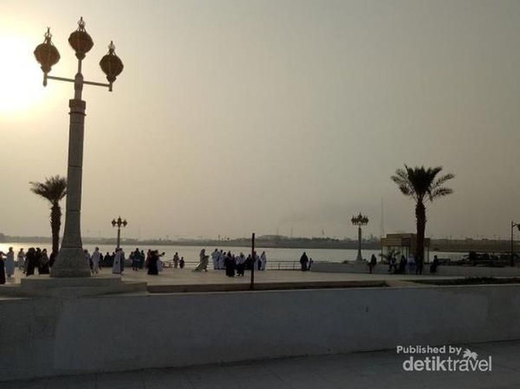 Suhu di Jeddah Mencapai 50 Derajat Celcius, Tertinggi Sejak 2010 Suhu di Jeddah Mencapai 50 Derajat Celcius, Tertinggi Sejak 2010