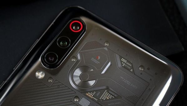 Penampakan Gahar Mi 9 Edisi Transparan